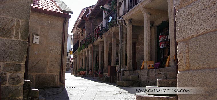 Foto de una calle t&iacute;pica de Combarro