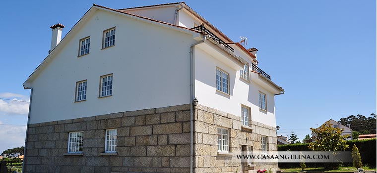 Foto posterior de Casa Angelina en San Vicente de O Grove